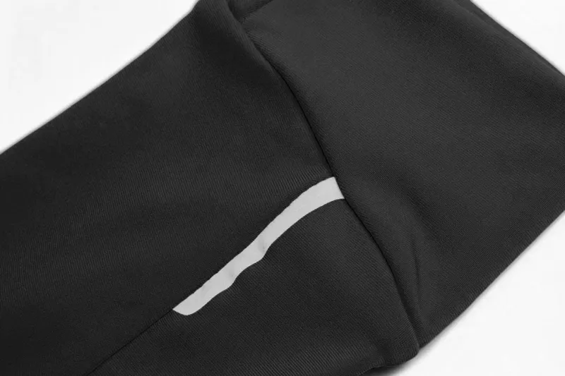 Endura Xtract Roubaix Long Sleeved Jersey in Black-2
