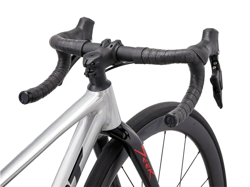 Giant Seek 1 Kids Bike in Raw Aluminum-6