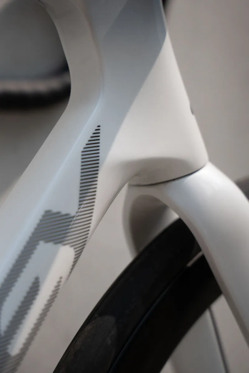 Ridley Falcn 105 Shimano 105 2x12 Road Bike in White/Silver-1